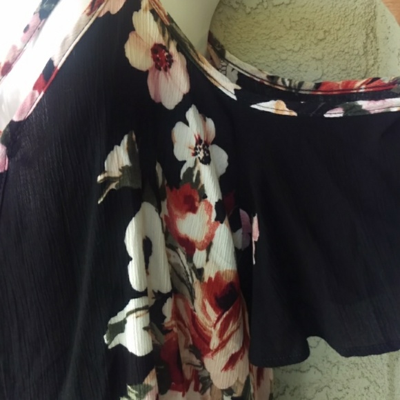 Lilian black cold shoulder flower  blouse - Picture 3 of 7
